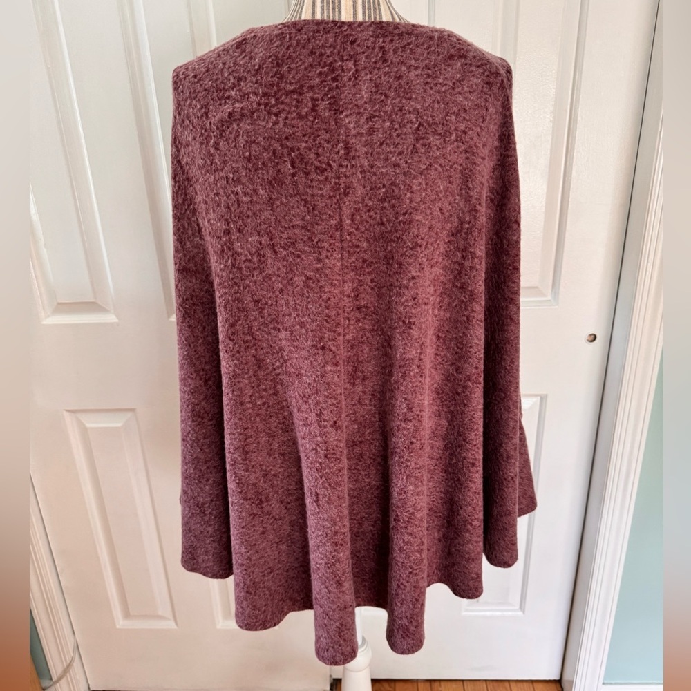 Elegant Mauve Women's Poncho - Picture 3 of 9
